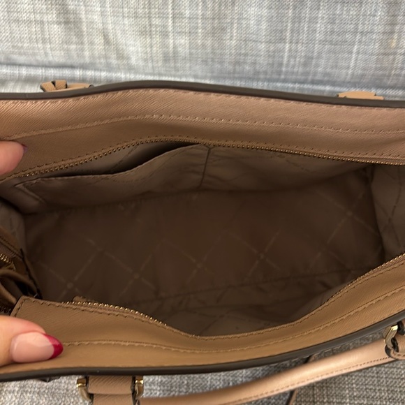 Michael Kors bag - Picture 7 of 7